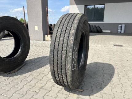  Opona używana ciężarowa przednia 315/80R22.5 PIRELLI FR:01 TRIATHLON / 9-10mm