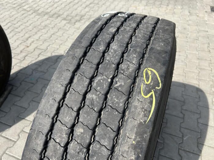 Opona używana ciężarowa przednia 315/80R22.5 PIRELLI FR:01 TRIATHLON / 9-10mm