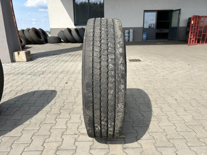 Opona używana ciężarowa przednia 315/80R22.5 PIRELLI FR:01 TRIATHLON / 9-10mm