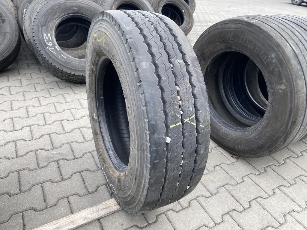 Opona ciężarowa używana naczepowa 265/70R19.5 BRIDGESTONE R168 / 13mm Opona ciężarowa używana naczepowa 265/70R19.5 BRIDGESTONE R168 / 13mm