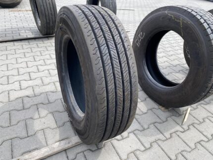  Opona ciężarowa używana prowadząca 245/70R19.5 CONTINENTAL CONTI HYBRID HS3 / 11-12mm
