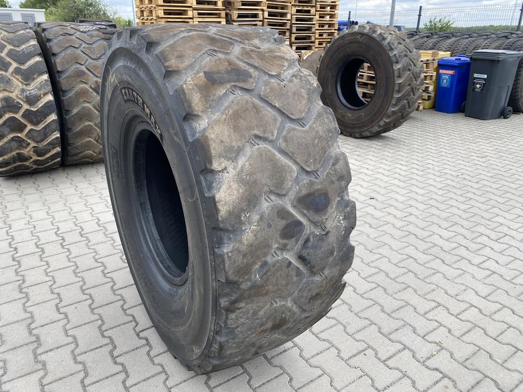 Opona przemysłowa radialna do fadromy 20.5R25 BKT EARTH MAX SR-51 / 25% Bieżnika Opona przemysłowa radialna do fadromy 20.5R25 BKT EARTH MAX SR-51 / 25% Bieżnika