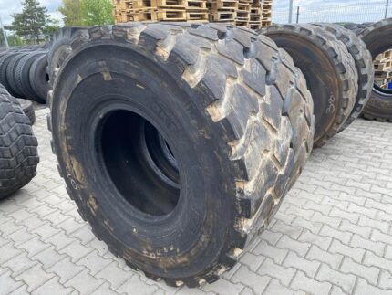 Opony przemysłowe radialne do fadromy 20.5R25 BKT EARTH MAX SR-51 / 50% Bieżnika