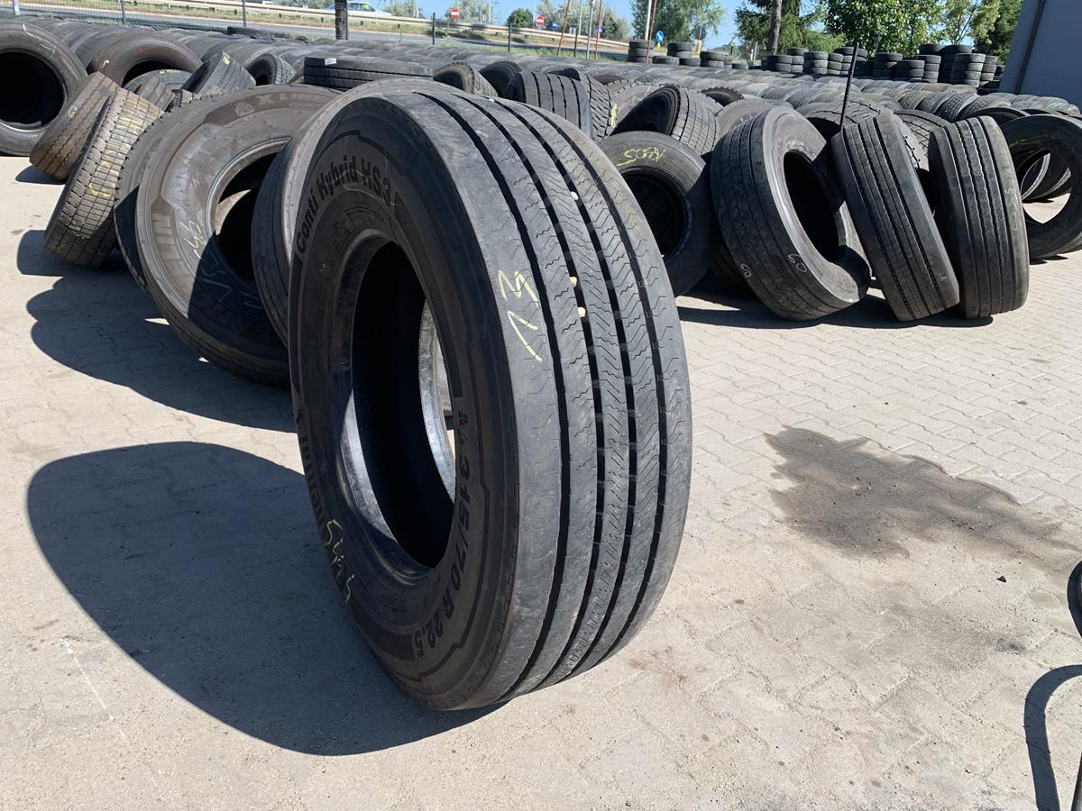 Opona ciężarowa 315/70R22.5 CONTINENTAL CONTI HYBRID HS3 / 12-13mm Opona ciężarowa 315/70R22.5 CONTINENTAL CONTI HYBRID HS3 / 12-13mm