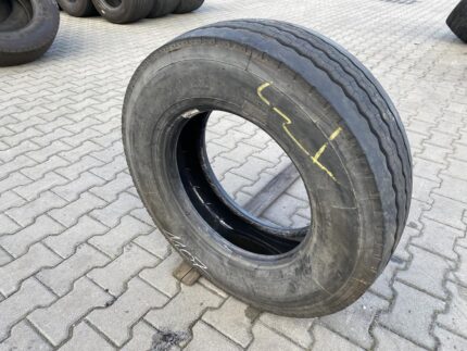 Opona ciężarowa używana naczepowa 245/70R17.5 MICHELIN XTE2 / 10-11mm