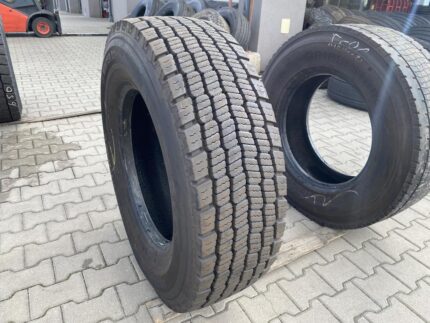 Opona ciężarowa używana napędowa 315/70R22.5 SEMPERIT WINTER D2+ / 16-17mm