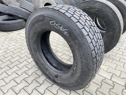 Opona ciężarowa używana napędowa 315/80R22.5 MICHELIN X MULTI D HD / POGŁĘBIANY BIEŻNIK