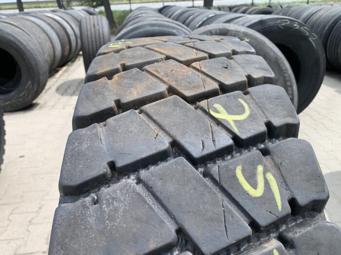 Opona używana ciężarowa napęd budowlany 315/80R22.5 CONTINENTAL HDC1 / 13-17mm