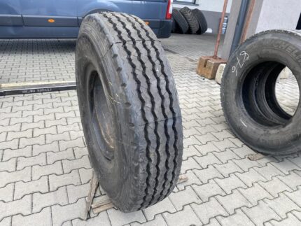  Opona ciężarowa używana prowadząca 11.00R20 TAURUS TOP300 / 100% Bieżnika