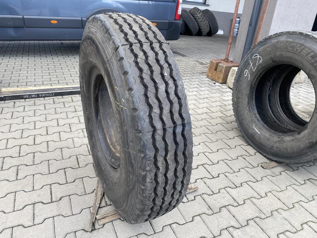 Opona ciężarowa używana prowadząca 11.00R20 TAURUS TOP300 / 100% Bieżnika Opona ciężarowa używana prowadząca 11.00R20 TAURUS TOP300 / 100% Bieżnika