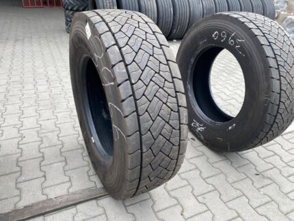  Opona ciężarowa używana napędowa 315/70R22.5 DUNLOP SP446 / 16-17mm