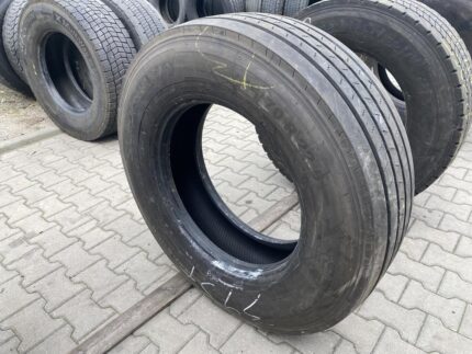 Opona ciężarowa używana prowadząca 315/70R22.5 SEMPERIT RUNNER F2 / 11-12mm