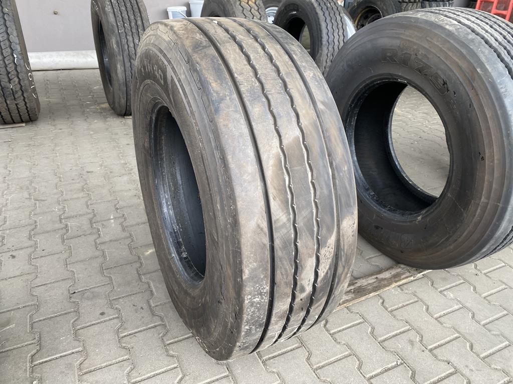 Opona ciężarowa używana naczepowa 385/65R22.5 UNIROYAL TH40 / 10mm Opona ciężarowa używana naczepowa 385/65R22.5 UNIROYAL TH40 / 10mm