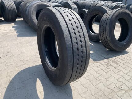  Opona używana ciężarowa przednia 315/70R22.5 GOODYEAR KMAX S GEN-2 / 14-15mm