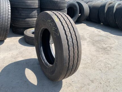  Opona używana ciężarowa naczepowa 235/75R17.5 GOODYEAR KMAX T / 10mm