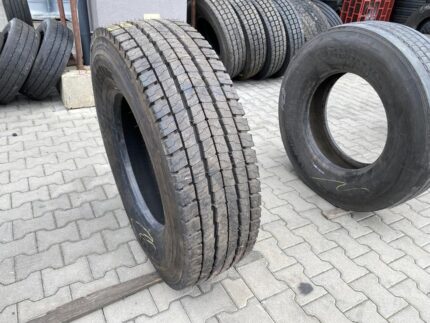  Opona ciężarowa używana napędowa 295/80R22.5 BRIDGESTONE M749 / 100% Bieżnika