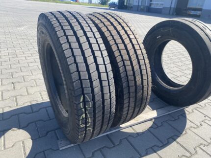  Opony ciężarowe używane prowadzące 215/75R17.5 MICHELIN XZE2 / 100% Bieżnika