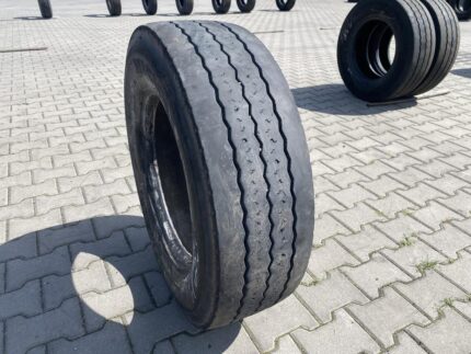  Opona ciężarowa używana naczepowa 235/75R17.5 MICHELIN XTE2+ / 7-8mm