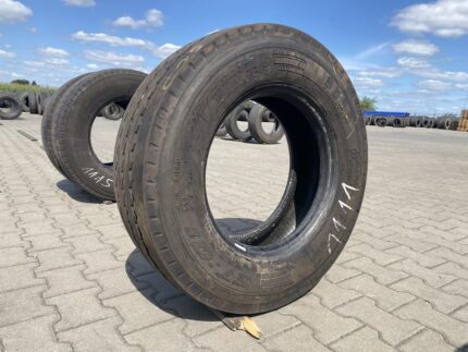 Opona ciężarowa używana naczepowa 245/70R17.5 PIRELLI ST:01 / 11-12mm