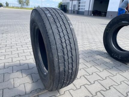  Opona ciężarowa używana prowadząca 235/75R17.5 FULDA REGIOCONTROL / 7-8mm