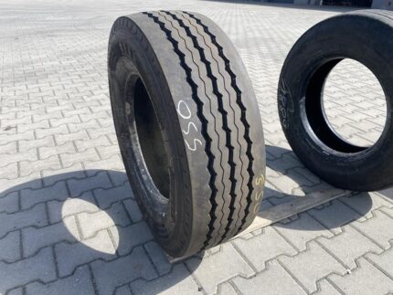 Opona ciężarowa używana naczepowa 235/75R17.5 PIRELLI ST:01 / 12mm