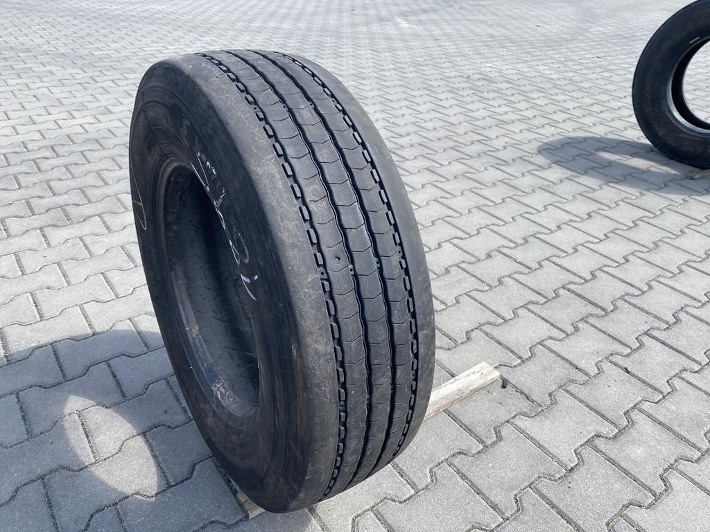 Opona ciężarowa używana prowadząca 235/75R17.5 MICHELIN X MULTI Z / 5-6mm Opona ciężarowa używana prowadząca 235/75R17.5 MICHELIN X MULTI Z / 5-6mm