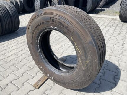 Opona ciężarowa używana prowadząca 235/75R17.5 BARUM BF200 ROAD / 12-13mm