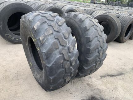  Opony używane przemysłowe ładowarka 405/70R18 DUNLOP SP T9
