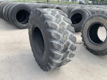  Opona używana przemysłowa do maszyn budowlanych 405/70R18 16/70R18 FIRESTONE UTILITY DURAFORCE
