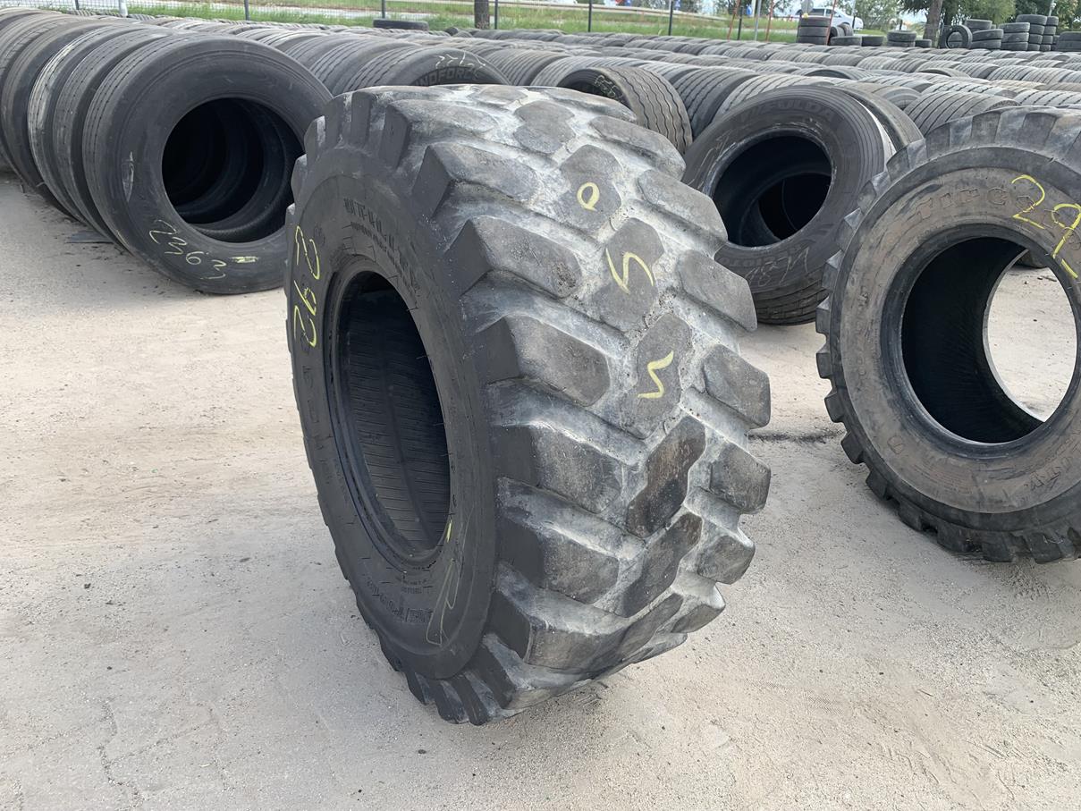 Opona używana przemysłowa do maszyn budowlanych 405/70R18 16/70R18 FIRESTONE UTILITY DURAFORCE Opona używana przemysłowa do maszyn budowlanych 405/70R18 16/70R18 FIRESTONE UTILITY DURAFORCE