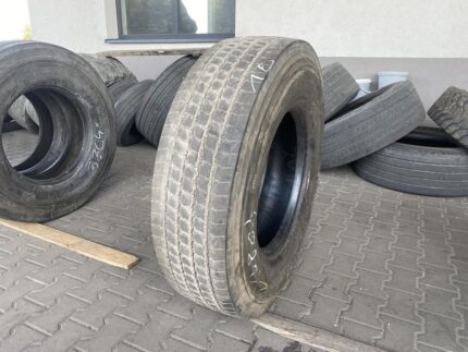  Opona używana ciężarowa przednia 315/80R22.5 PIRELLI FR:01 TRIATHLON / 14-15mm