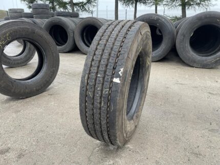  Opona używana ciężarowa przednia 235/75R17.5 MICHELIN X MULTI Z / 100% BIEŻNIKA