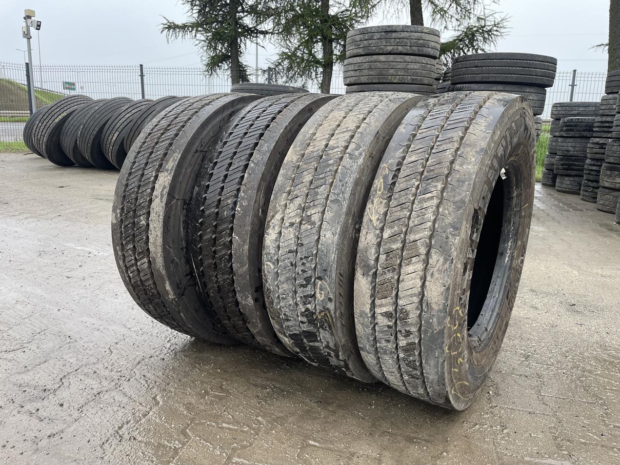 Opony używane ciężarowe naczepowe 235/75R17.5 CONTINENTAL HTR2+ 12mm Opony używane ciężarowe naczepowe 235/75R17.5 CONTINENTAL HTR2+ 12mm