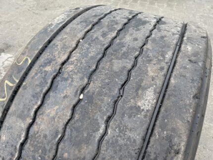 Opona używana ciężarowa do naczepy mega  435/50R19.5  CONTINENTAL CONTI HYBRID HT3 / 6-8mm