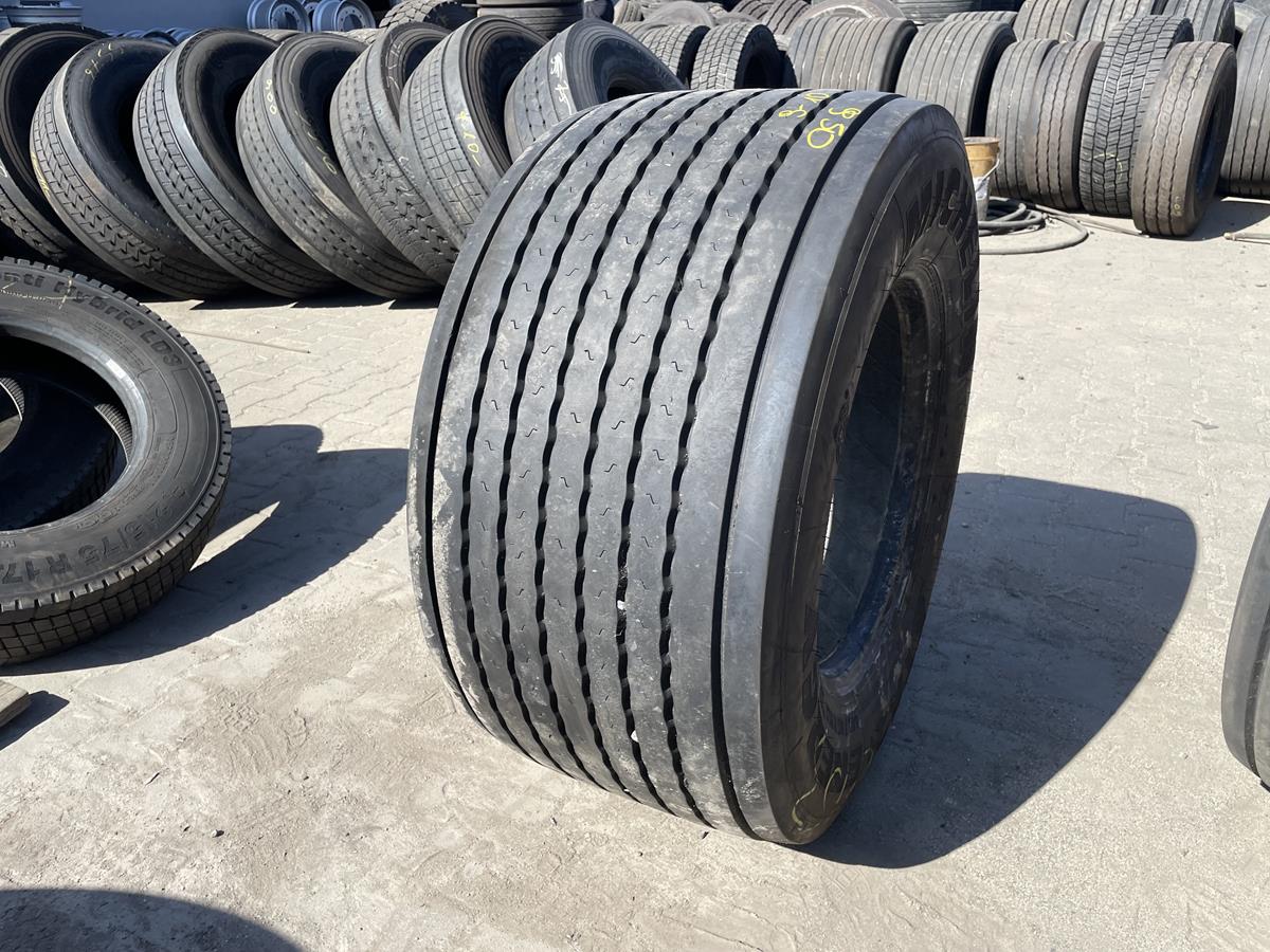 Opona używana ciężarowa do naczepy mega 445/45R19.5 MICHELIN XTA2+ ENERGY / 9-10mm Opona używana ciężarowa do naczepy mega 445/45R19.5 MICHELIN XTA2+ ENERGY / 9-10mm