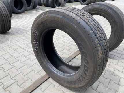 Opona ciężarowa używana prowadząca 315/60R22.5 GOODYEAR ULTRA GRIP WTS / 8-9mm