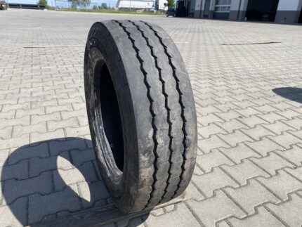  Opona ciężarowa używana naczepowa 205/65R17.5 PIRELLI ST:01 / 9mm