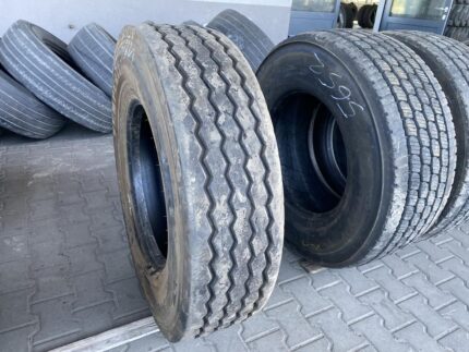  Opona ciężarowa używana prowadząca 315/80R22.5 SEMPERIT WORKER F2 / 11-12mm