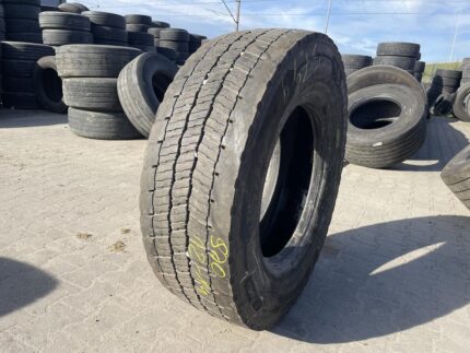  Opona używana ciężarowa 315/70R22.5 MICHELIN X MULTI D / 12-14mm