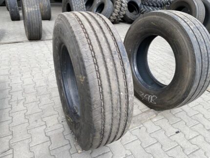  Opona ciężarowa używana prowadząca 315/70R22.5 MICHELIN XZE2+ / 11-12mm