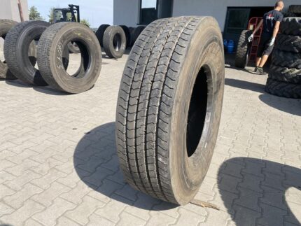  Opona ciężarowa używana napędowa 315/80R22.5 BRIDGESTONE R297 / 100% BIEŻNIKA
