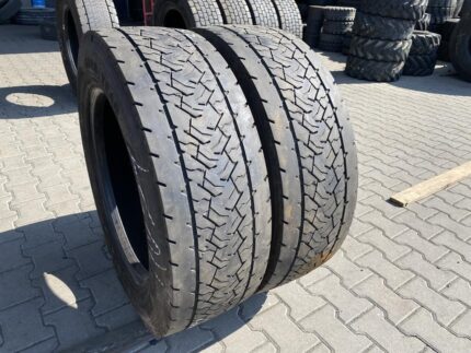  Opony używane ciężarowe napędowe 295/60R22.5 GOODYEAR KMAX D A / 7-8mm