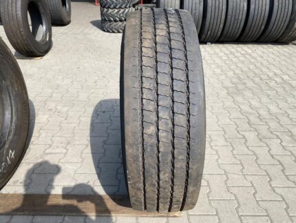 Opona ciężarowa używana prowadząca 315/70R22.5 PIRELLI FR:01 TRIATHLON / 13mm