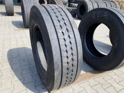 Opona ciężarowa używana prowadząca 315/70R22.5 GOODYEAR KMAX S GEN-2 / 14mm