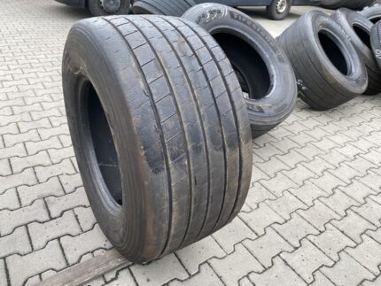 Opona ciężarowa używana naczepowa 435/50R19.5 DUNLOP SP247 / 8-10mm