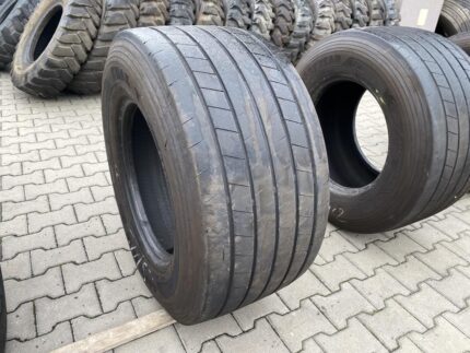  Opony ciężarowe używane naczepowe 435/50R19.5 GOODYEAR KMAX T GEN-2 / 7mm