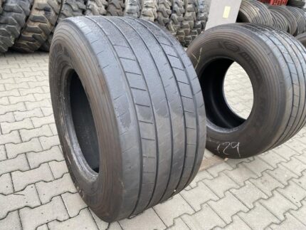  Opona ciężarowa używana naczepowa 435/50R19.5 GOODYEAR KMAX T GEN-2 / 7-8mm