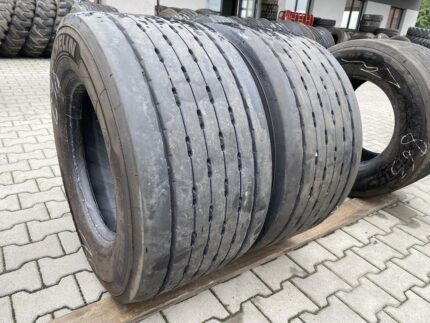  Opona ciężarowa używana naczepowa 445/45R19.5 MICHELIN XMULTI T HL / 11-12mm