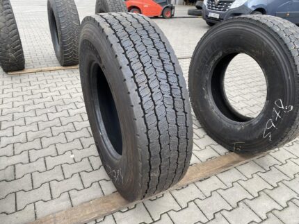  Używana opona ciężarowa napędowa 315/80R22.5 GOODYEAR ULTRA GRIP COACH / 14-15mm