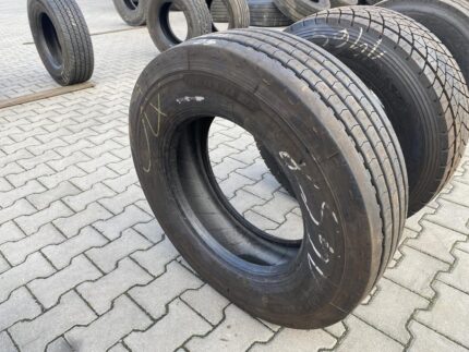 Opona ciężarowa używana prowadząca 215/75R17.5 MICHELIN XMULTI Z / 10mm